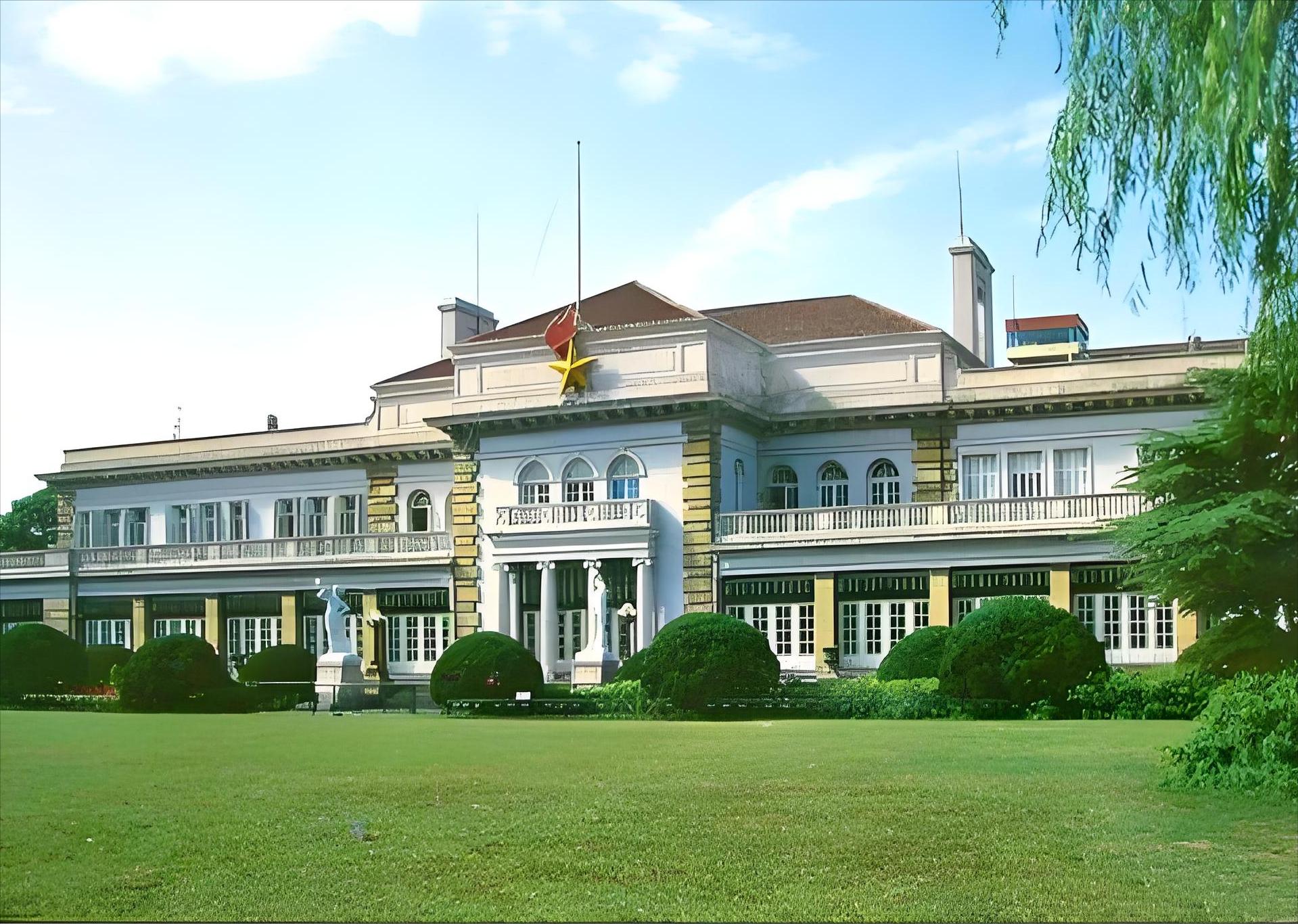 著名演员肖雄：曾是车间钳工，离婚后无儿无女，67岁仍单身