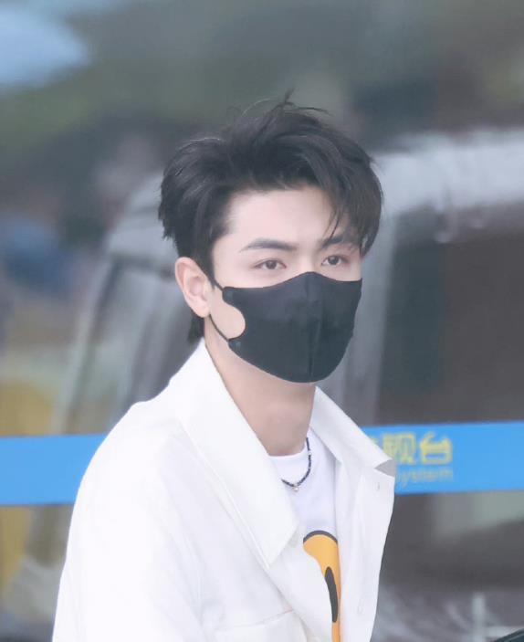 炸裂!秦霄贤前女友发文,不光洗白了郭德纲,还扒光秦霄贤的体面