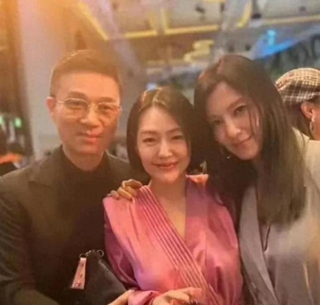 具俊晔回台热度飙升与小S二女儿合照引爆全网，抿嘴微笑成焦点