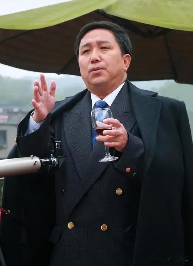 演员句号：再婚娶丫蛋为妻，尽心孝顺岳父岳母，活成了孝子贤夫