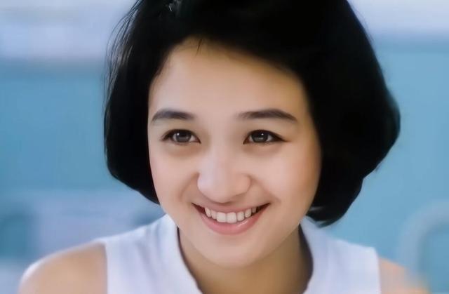 看完何冰读中戏时的帅哥圈子,就理解为何他一进校门,心态就崩了