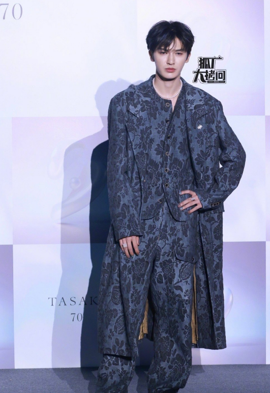 北京上海时尚夜，刘亦菲又胖又瘦，陈冠希痞帅回归，吴磊认不出来