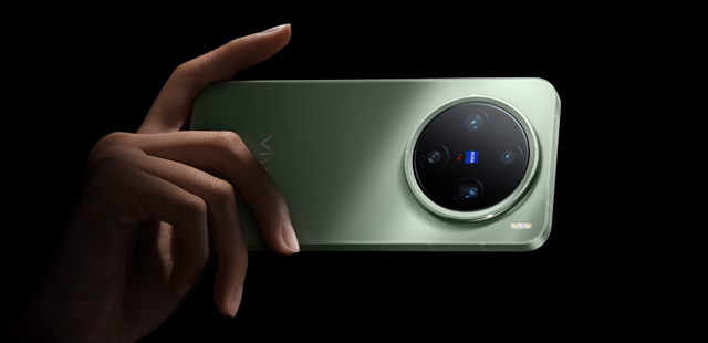 手机销量排行:华为Mate 70排名第三,小米15大幅领先