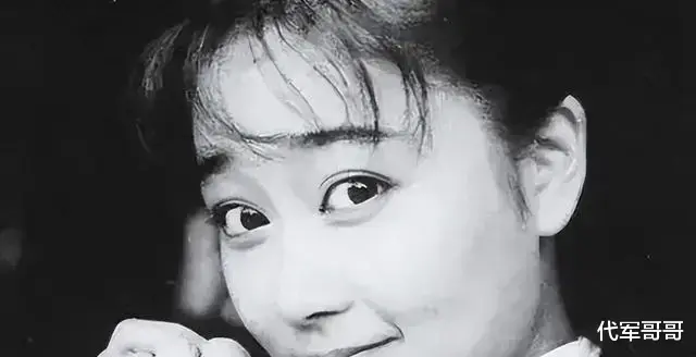 她17岁出道红极一时,婚后却遭闺蜜插足,43岁在家中烧炭自杀