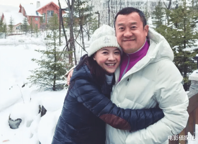 曾宝仪、林明谦罕见同框,相恋19年首次合作,男方长相老气被指像父亲