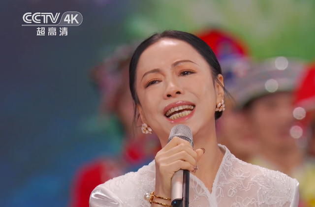 春晚|春晚已经播完15天了,这4人成最大受益者,有人凭借失误出圈