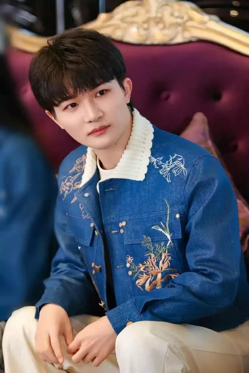 从《大鱼》到“歌王”:周深能否突破音乐圈的天花板呢?