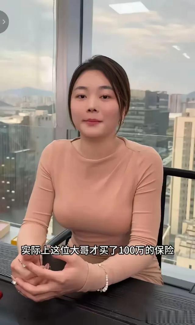 劳斯莱斯车主搂老公开直播！俩人好有夫妻相，美照和资产引爆评论