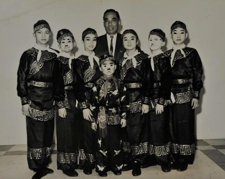 成龙70岁生日这天，江湖地位，人情世故，在他身上体现得淋漓尽致