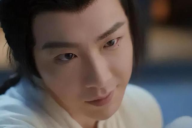 明明长相一般粉丝却非要吹捧“绝世美男”,求求你们吃点好的吧!