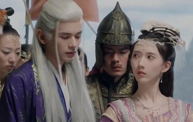 《流光引》《长乐曲》各看20集,一个好看,一个俗套