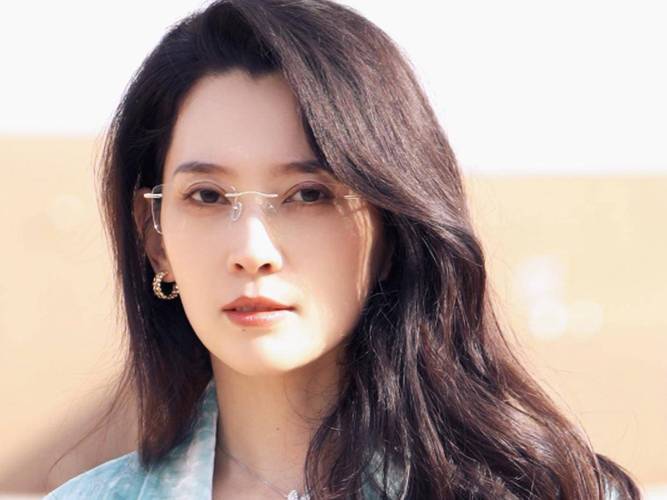 名利尽失,梦碎五姨太,网友讽为臭味相投