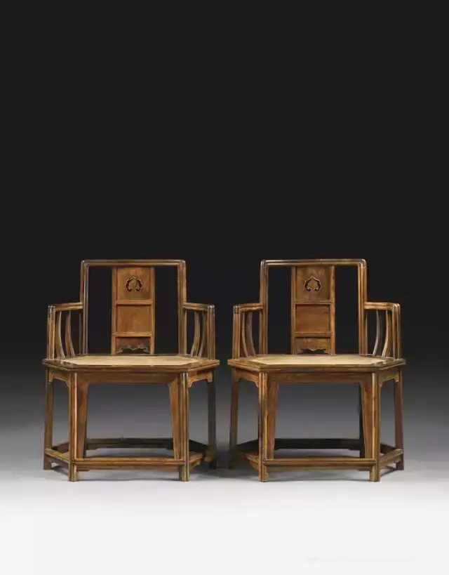 40年前，一对黄花梨圈椅甩卖10块！如今却价值千万