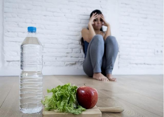 女大学生把30厘米“兔兔管”插入体内:上瘾行为,害了多少人?