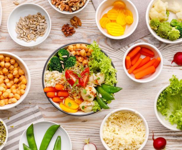 “抗衰老”的8大行为,泡脚排第6,看完榜首,希望你能坚持