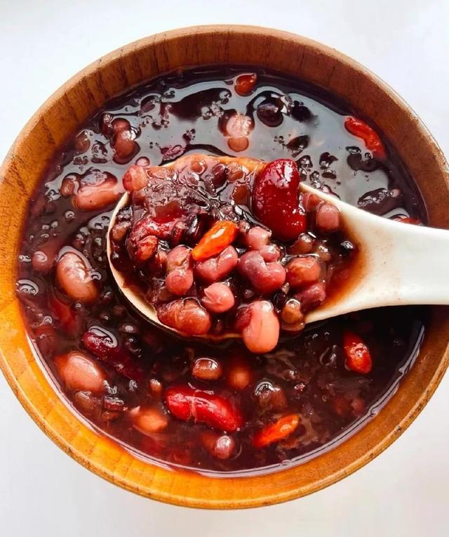 老人言“三伏吃3宝，夏天不显老”，常吃3道汤，对健康极好