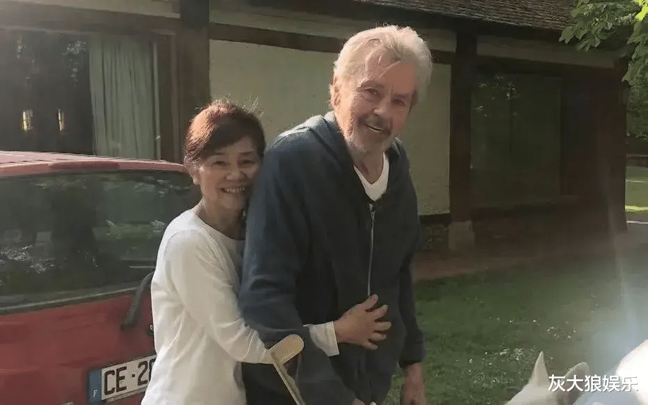 阿兰德龙去世,风流英俊一生,曾向中国女星求婚,给子女留23亿