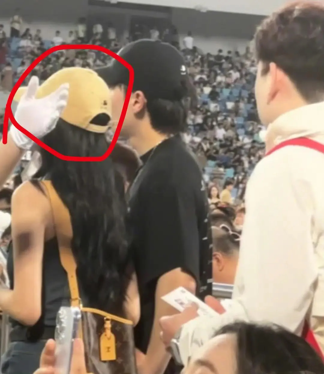 孙怡承认恋情,深夜官宣与藤光正分手:谢谢大家关心,让他滚了