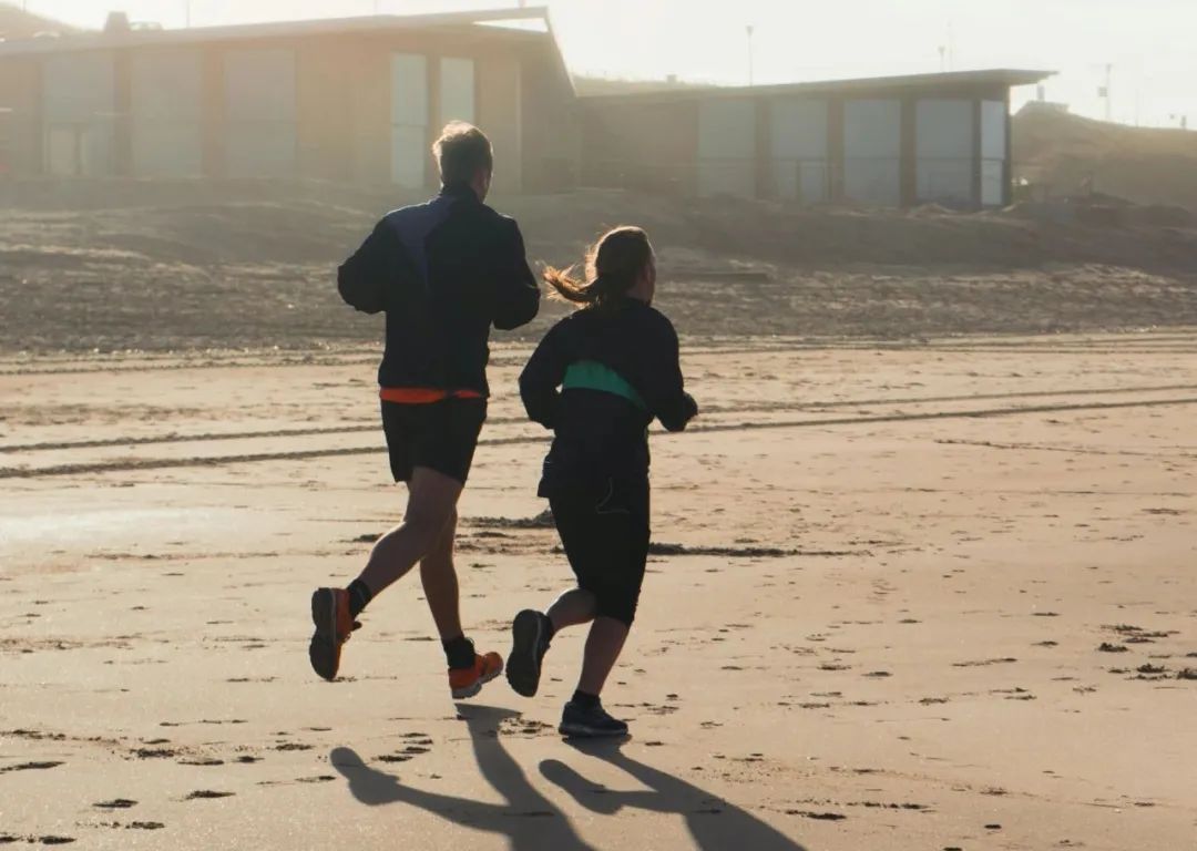 晨跑坚持不了?5个超简单技巧让你爱上每个早晨