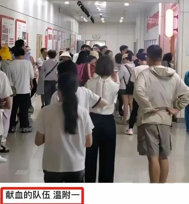 杀害李晟的凶手曝光!他的妈妈在抹眼泪,一家三口的照片被发出