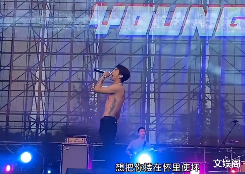 满舒克事件炸了,多位女生称感染艾滋病,网友吃瓜原因千奇百怪