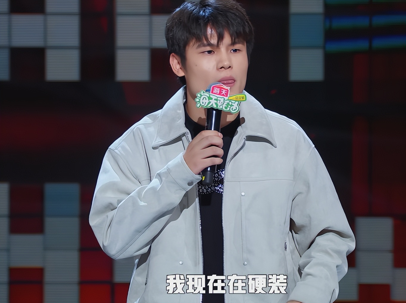 罗永浩是多爱《脱口秀》?4次发文力荐,赞伟大爷是最大惊喜