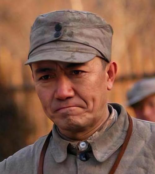 抛弃24年原配，转身迎娶小娇妻，如今儿子30年的报复让他遗憾终生