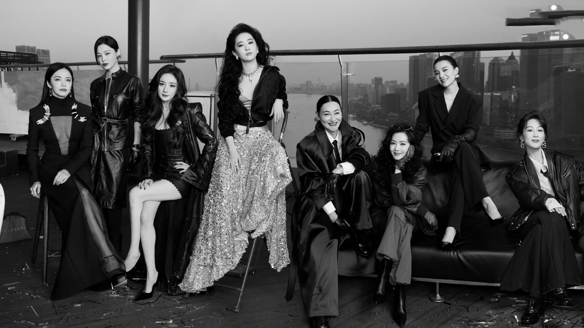 嘉人盛典合影：刘亦菲力压杨幂刘诗诗居C位，杨紫成功上桌太惊喜