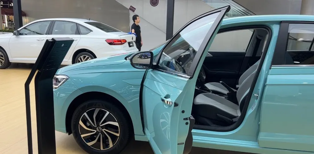 大众一路跌至6万多，耐用1.5L、6AT，油耗5.3L