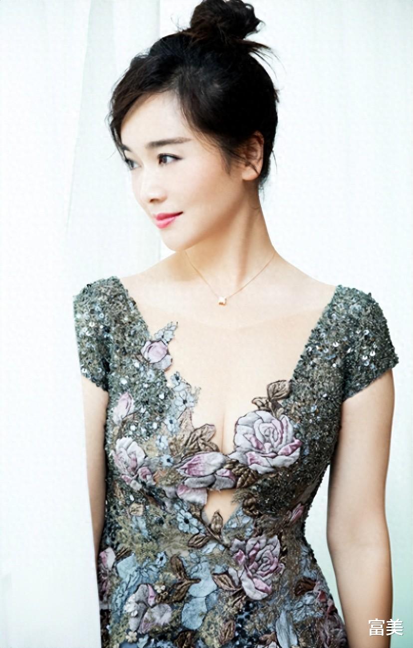 那鸟不知他是一只鸡,那马不知道他是一头驴,用在左小青很恰当