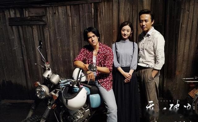 赵丽颖20年前东方明珠合照对比：那不是我的黑历史，是我来时的路