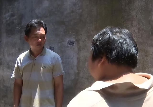 高1.45米356斤重,她一顿吃一锅米,丈夫不敢同床:怕睡了醒不来