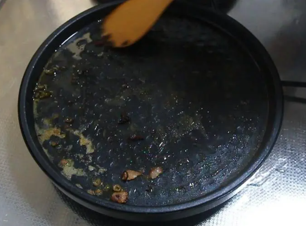 你发现没？曾经很火爆的电饼铛为何没人买了，看完你还会用吗？