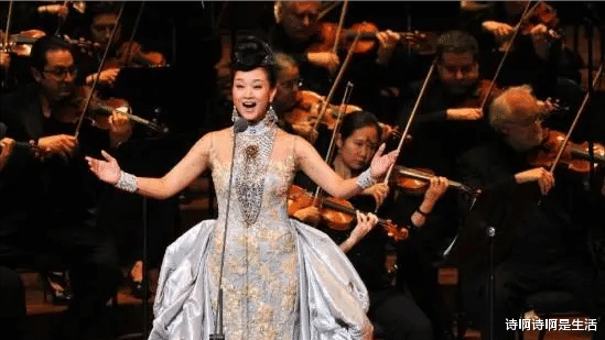 隐退11年,一张照片暴露宋祖英“真实处境”:再不回去我就没家了