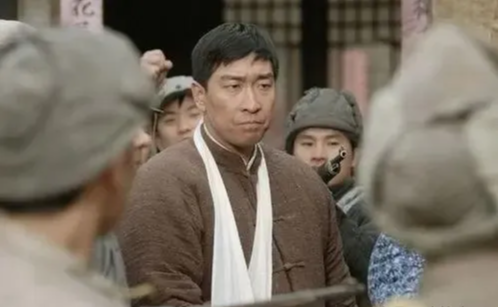 40集谍战大作,快节奏、强情节、实力派演员飙戏,这部谍战剧看得我拍案叫绝