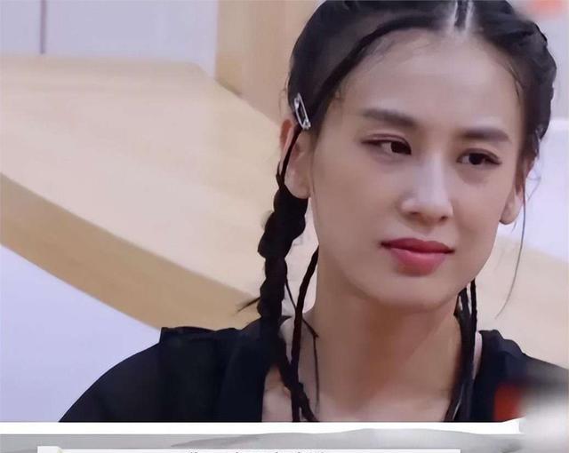 佩戴“上亿天珠”炒菜,一年两亿零花钱,她为何还是想离婚?