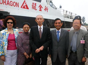 19岁报恩嫁老板，婚后才知其早有妻子，她养大5子弃百亿家产离开