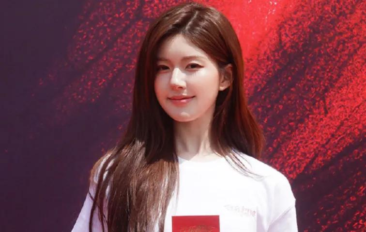 赵露思新代言销量惨淡,才卖出四件,模特图也是一言难尽