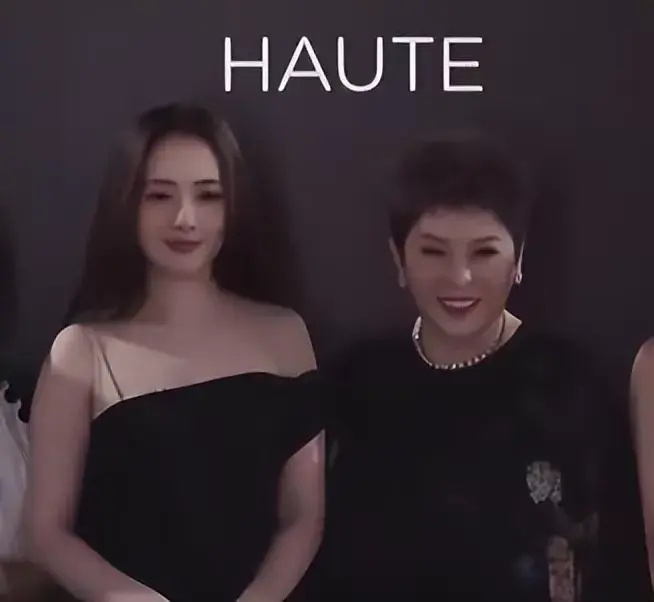 “浪姐”里不社交不理人的郭碧婷,向所有人展示了向家的江湖地位