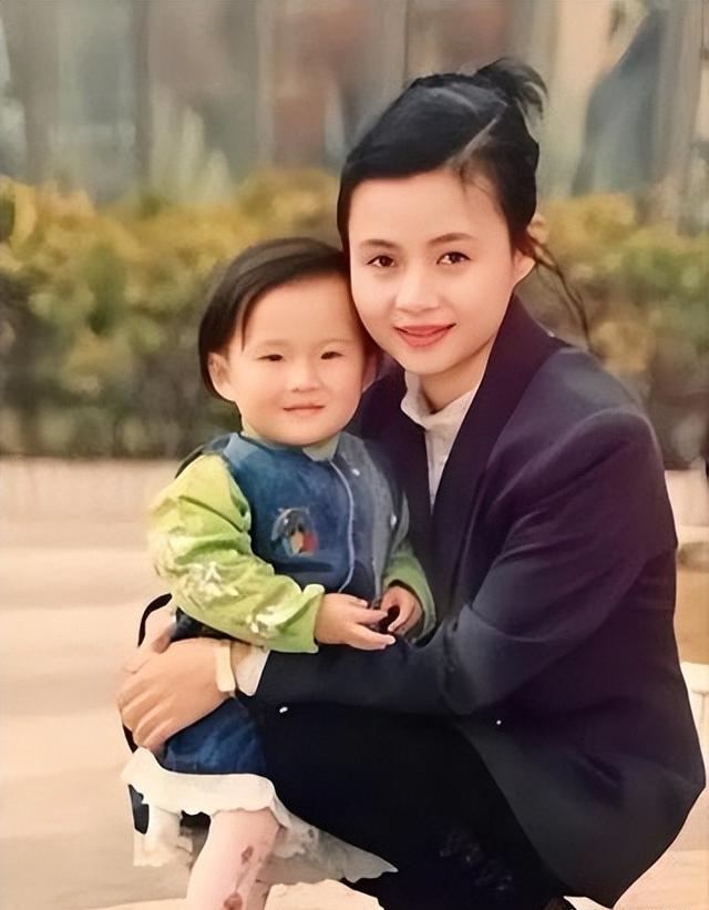 事实证明，奢靡依旧的郭美美，早已和金主男友走上了另一条大道