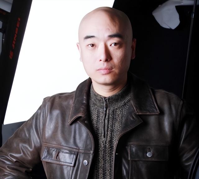 张一山凌晨发文官宣“新身份”,原来没消息的他,闷声干了件大事