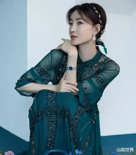 “素颜女神”王丽坤与他同居8年，把最好的青春都给了他，他却转身与别人结婚