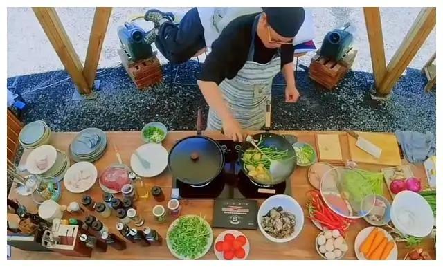 闹大了！陈赫直播回应“黄磊厨艺”引发热议，网友评论区炸锅了！