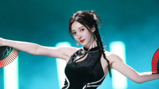 柳岩浪姐COS不知火舞，练瑜伽的小姐姐，就是气质出众