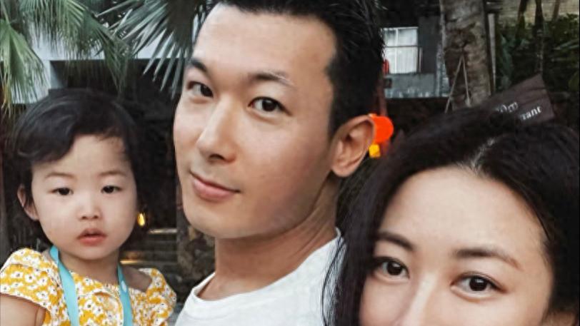 朱珠女儿近照曝光，简直是缩小版的朱珠，这也太可爱了