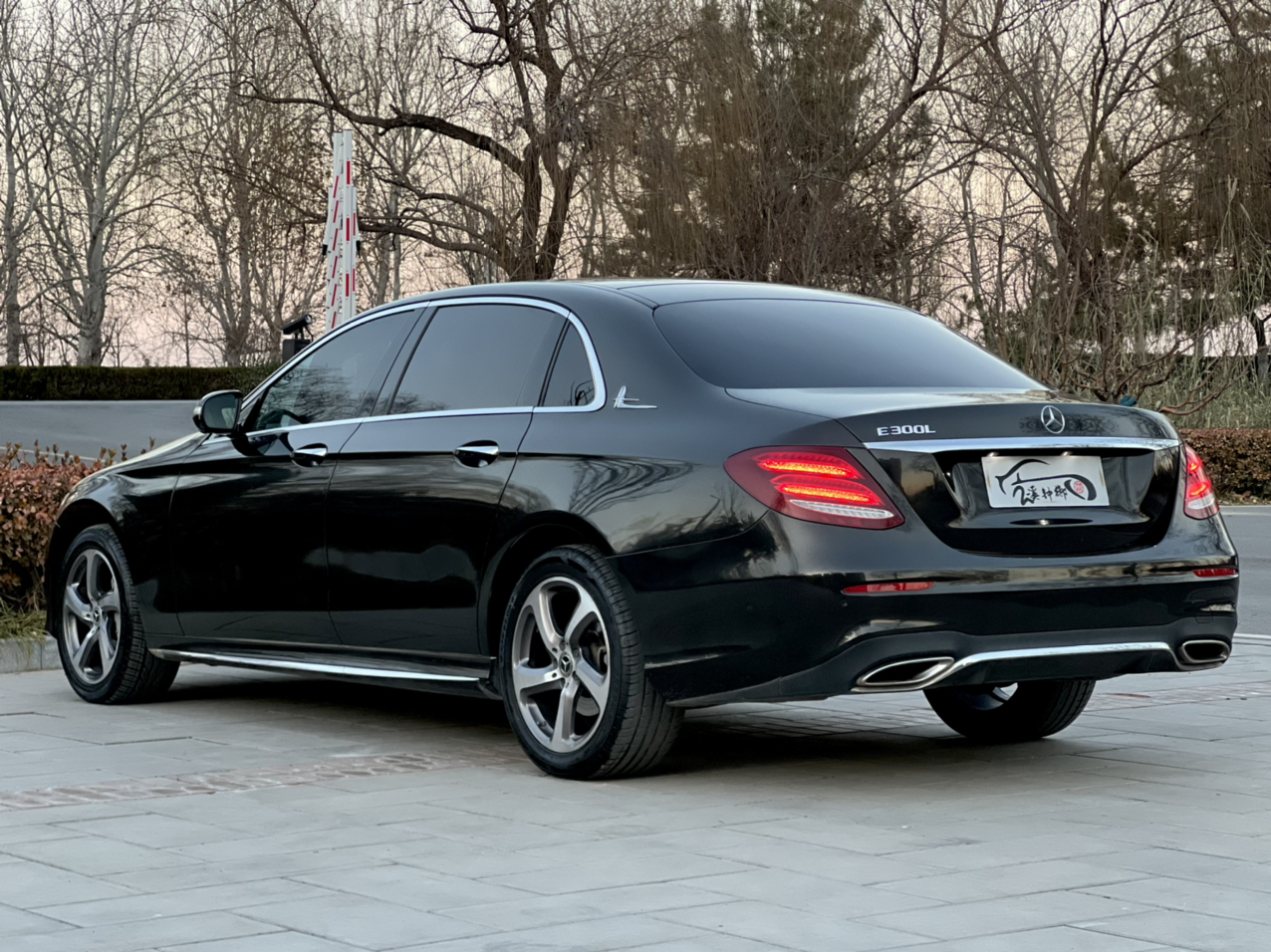 7万公里一手奔驰E300L，23.9万体验豪华轿车！