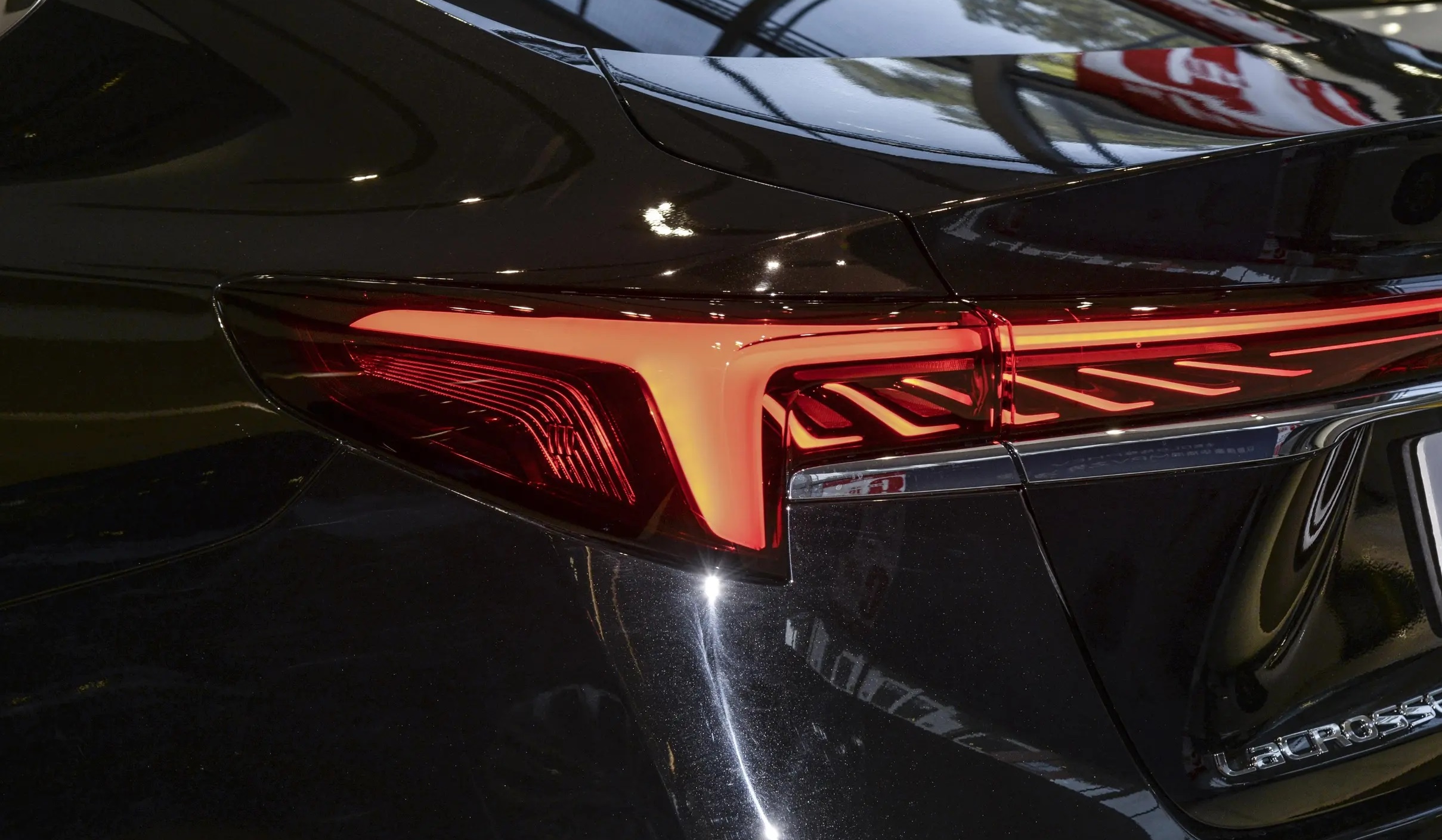 被低估的合资中级车！全系2.0T+9AT，降至15.99万，安全又舒适