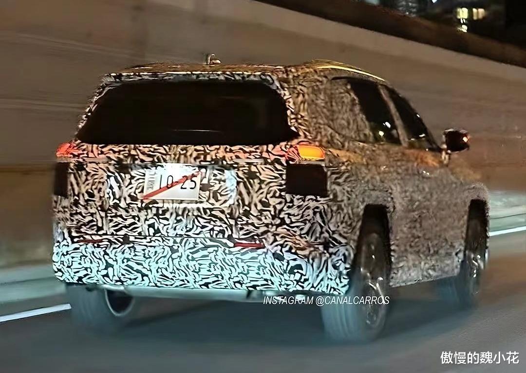 丰田公布新一代丰田RAV4官图，尺寸接近汉兰达，年底上市！