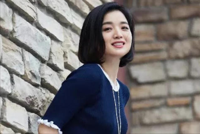 著名歌手白雪:与圈外精英丈夫离婚后,带娃再嫁完美小丈夫