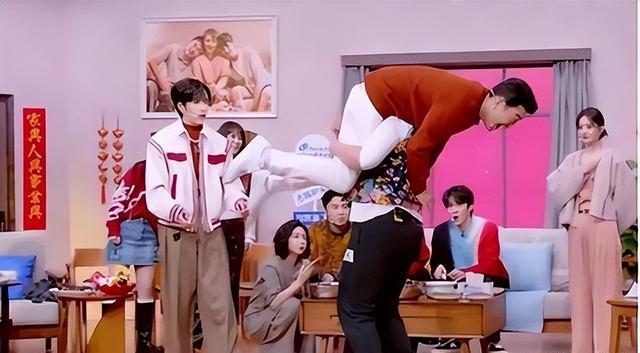 东北雨姐,硬控央视新闻频道20分钟,网友:佩斯再也不用点火了